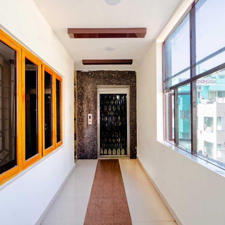 Oyo Surya Teja Residency Hotel Khammam Екстериор снимка