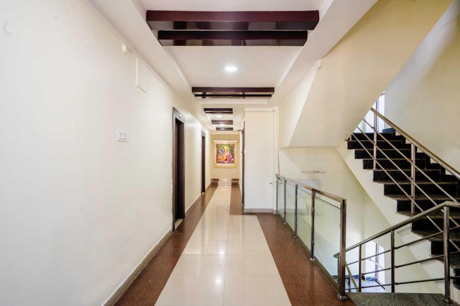 Oyo Surya Teja Residency Hotel Khammam Екстериор снимка