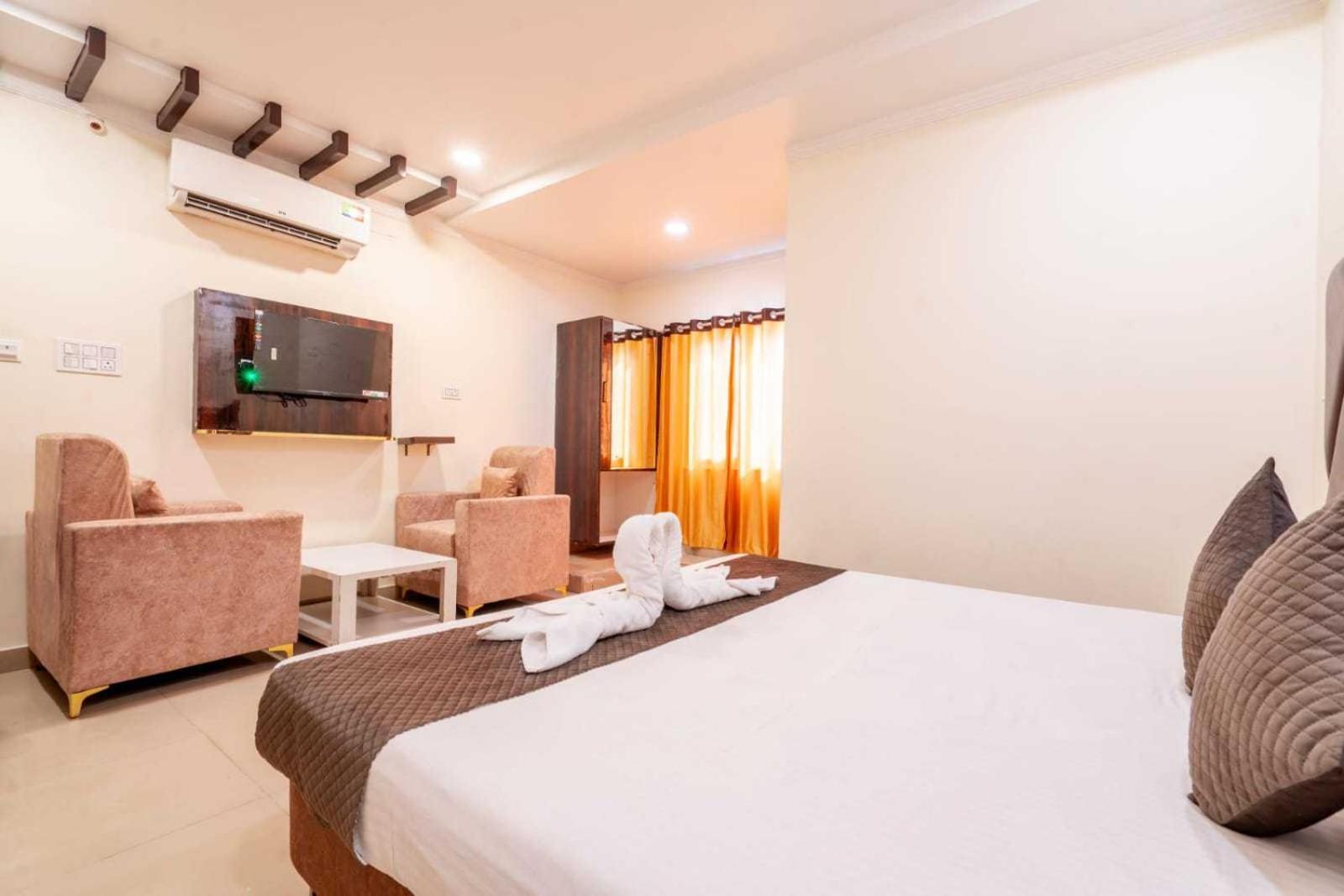 Oyo Surya Teja Residency Hotel Khammam Екстериор снимка